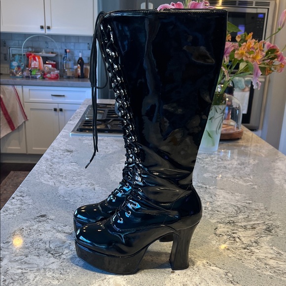 Torrid Black Lace-Up Patent Boots Size 7.5 - Picture 5 of 15